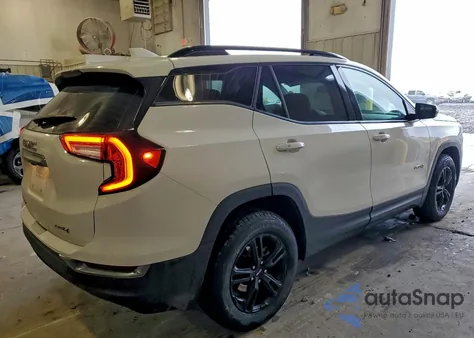 2023 GMC Terrain At4 z USA, uszkodzony, nr VIN 3GKALYEGXPL247835